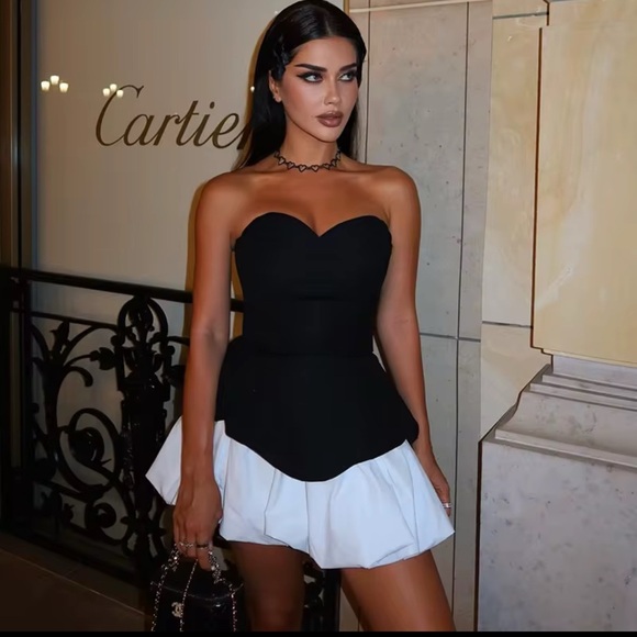 Elegant Black and White Strapless Dress - Picture 2 of 10